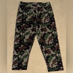 Camo Capri Athletic Leggings